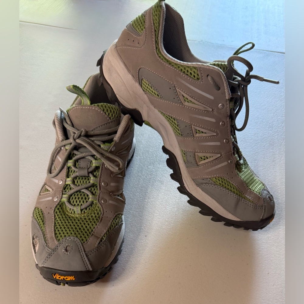 Women’s The North Face Hiking Shoes – Durable & Comfortable - Size 10